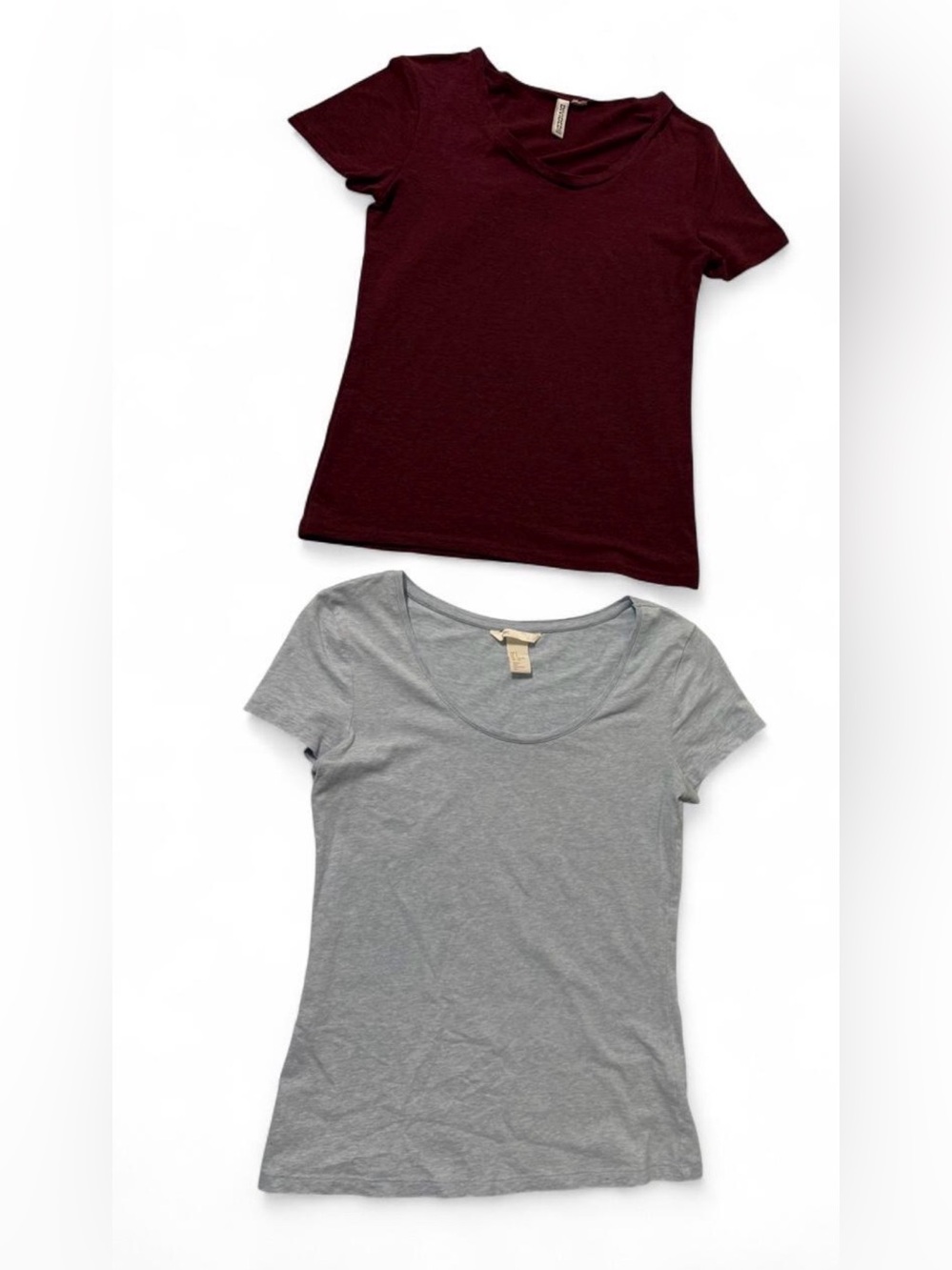 H&M basic t-shirt bundle in burgundy and light blue, size Small